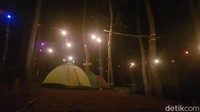 Kendati demikian, traveler menyayangkan buruknya akses jalan ke hutan pinus Lenong. Ini jadi kendala wisatawan masuk ke sini.