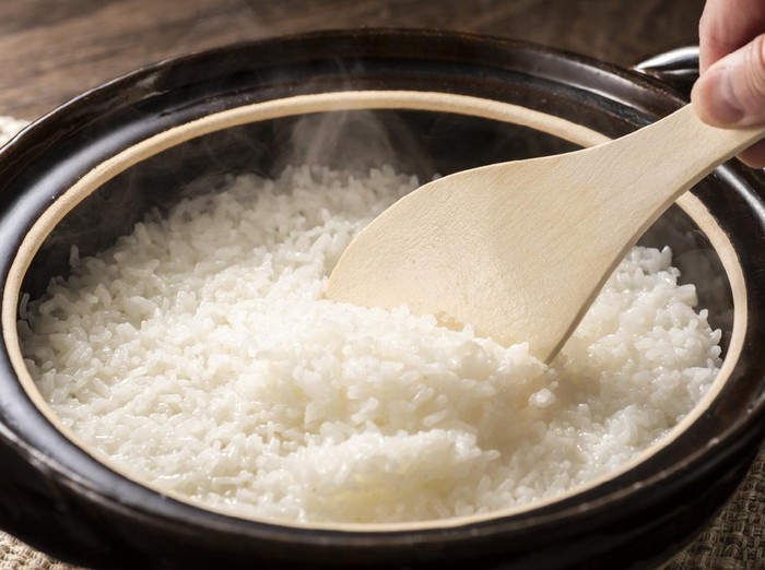 Cooked rice in a clay pot