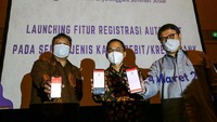 Selain menyediakan fitur registrasi melalui kartu debit dan kartu kredit, DOKU juga mengembangkan fitur registrasi autodebit bagi peserta JKN-KIS yang belum memiliki rekening bank, melalui aplikasi DOKU e-Wallet. Foto: Istimewa.