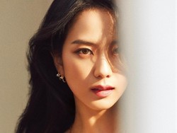 8 Foto Jisoo BLACKPINK Jadi Wanita Tercantik di Dunia, Dilraba Dilmurat Kalah