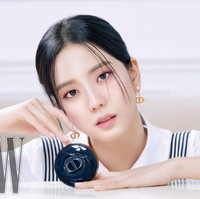 Pada Desember 2019, Jisoo BLACKPINK terpilih sebagai ambassador merek kosmetik Dior, yaitu Dior Beauty. Ia pun ditunjuk sebagai model pertama project digital Cartier, Pasha de Cartier. Foto: dok. W Korea