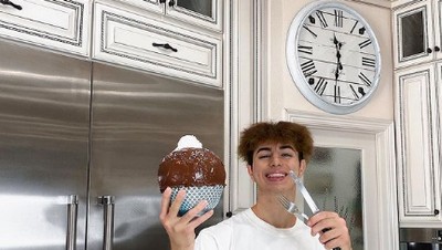 Keemookazi, TikToker yang Usil Prank Makanan ke Keluarganya dan Bikin Ngakak