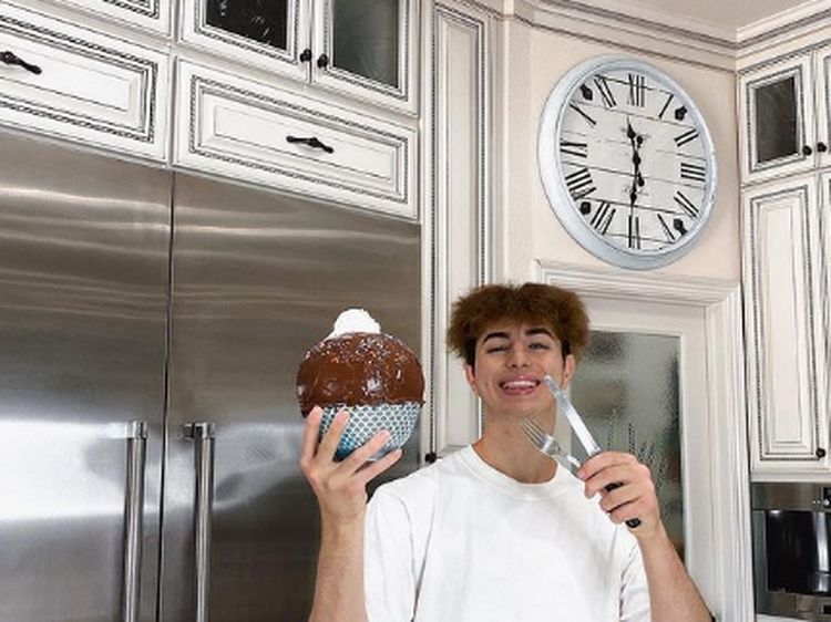 Keemookazi, TikToker yang Usil Prank Makanan ke Keluarganya dan Bikin Ngakak