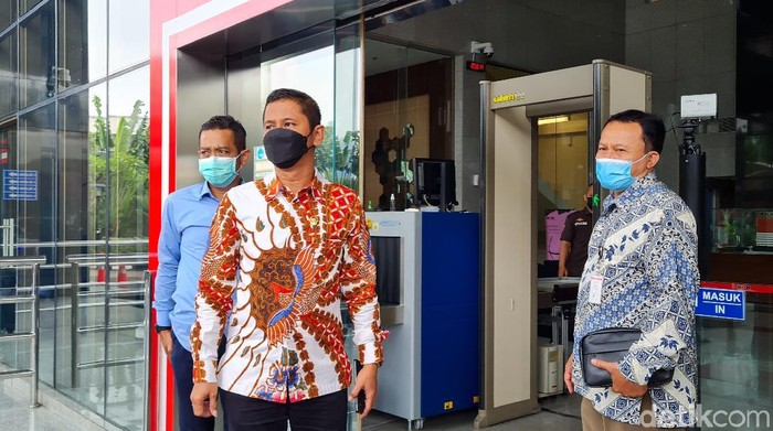 Ketua Komisi Yudisial (KY) Mukti Fajar Nur Dewata saat menyambangi gedung KPK (Farih/detikcom)