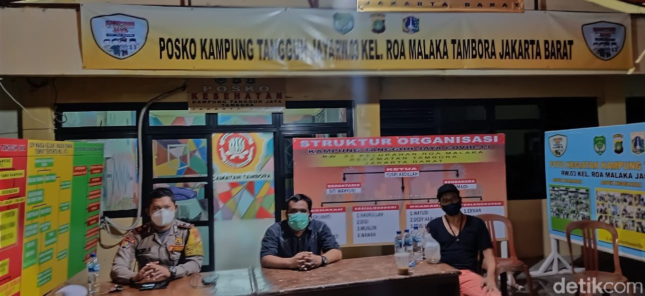 Ketua RW 03 Yusri Abdullah