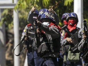 Membandingkan Taktik Pembangkangan Sipil ala Myanmar dengan Demo RI 1998