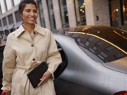 Penampakan Laptop Layar Lipat Harga Rp 60 Juta, Minat?