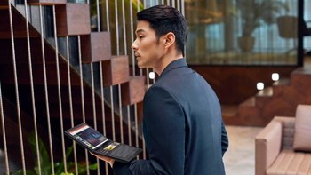Laptop ini hadir dengan layar Flexible QXGA OLED 13,3 inch. Begitu layar ThinkPad X1 Fold dilipat, masing-masing punya ukuran 9,6 inch Foto: dok. Lenovo