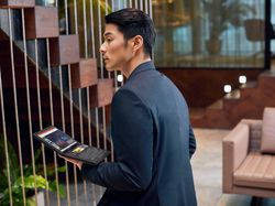 Penampakan Laptop Layar Lipat Harga Rp 60 Juta, Minat?