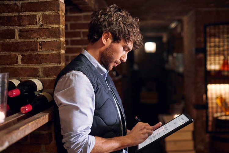 Lenovo Thinkpad X1 Fold adalah laptop layar lipat yang resmi hadir di Indonesia. Harga perangkat ini Rp 59 juta.