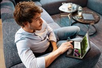 Lenovo Thinkpad X1 Fold adalah laptop layar lipat yang resmi hadir di Indonesia. Harga perangkat ini Rp 59 juta.