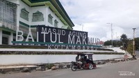 Tampak samping kiri masjid