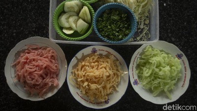 Mencicipi Miedes Bu Mantan, Mie Varian Buah dan Sayur