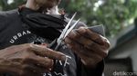 Meraup Rezeki Lewat Jasa Reparasi KTP di Kala Pandemi