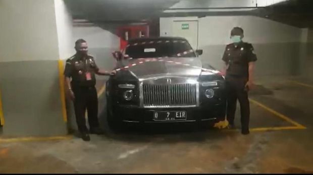 Mobil mewah Rolls Royce tersangka skandal Asabri, Jimmy Sutopo disita Kejagung