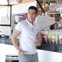 Jika dilihat, gaya busana Bripda Mustakim saat tidak berseragam polisi memang cukup fashionable. Dia bisa menyesuaikan apa yang dikenakannya dengan baik. Bagaimana menurutmu? Foto: Instagram/@imustakimm