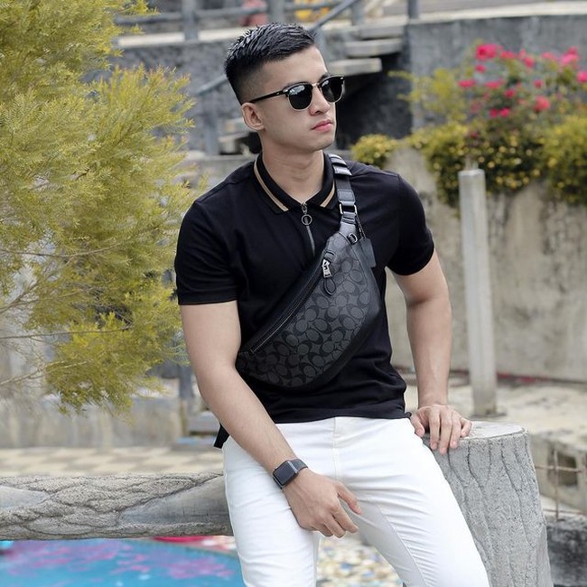 Melansir dari YouTube Netmediatama, diakui Bripda Mustakim bahwa awal mula dirinya menjadi viral adalah karena foto-foto dirinya yang diunggah ke akun Instagram pribadinya. Tak disangka foto-fotonya itu berhasil mencuri atensi dan banyak disukai netizen. Foto: Instagram/@imustakimm