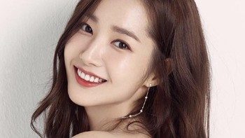 Siapa yang menonton Whats Wrong with Secretary Kim? Pasti tahu dengan Park Min-young yang punya 8,4 juta pengikut di Instagram. Foto: Instagram rachel_mypark