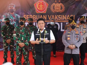 Gubernur HD Dampingi Panglima TNI & Kapolri Lihat Vaksinasi TNI/Polri