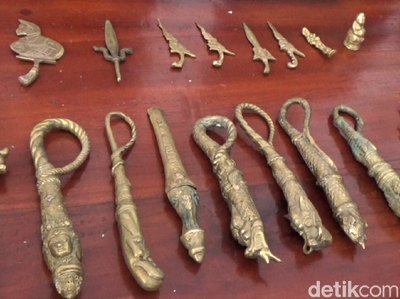 Ini Puluhan Benda Pusaka yang Ditemukan Bocah di Lumajang
