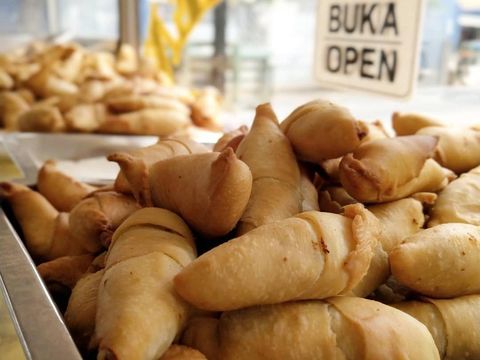 5 Tempat Jajan Pisang Molen Kekinian dengan Berbagai Topping