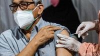 Di BBPK Jl Hang Jebat, pelayanan vaksinasi COVID-19 hanya bagi lansia di wilayah Jakarta Selatan. Jam operasional vaksinasi yaitu pukul 08.00-12.00 WIB dan 13.00-16.00 WIB. Registrasi ditutup pukul 14.30 WIB.