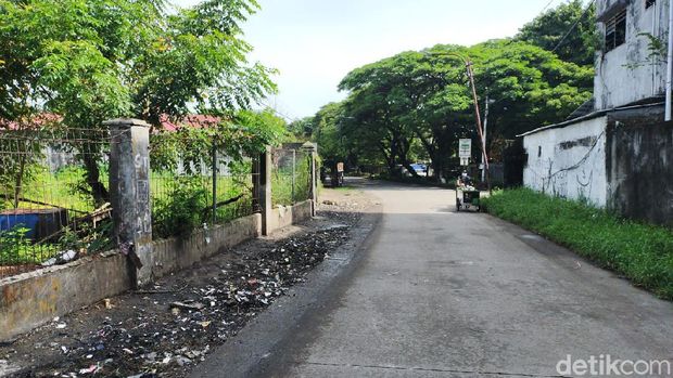 Sampah yang sempat menggunung di Jalan Nikel Raya Makassar sudah dibersihkan.