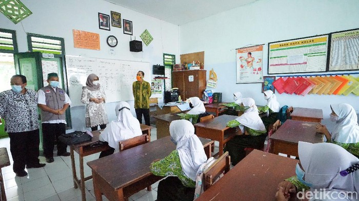 sekolah tatap muka di banyuwangi