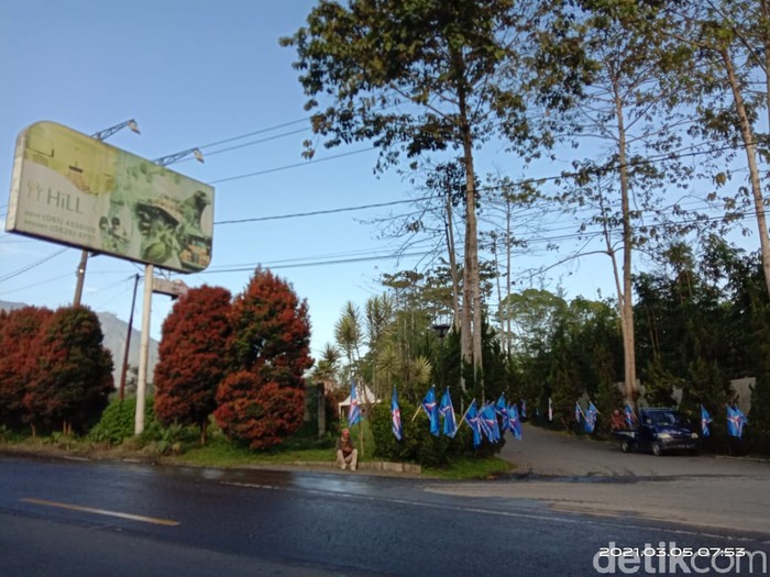Perhelatan politik yang menamakan diri Kongres Luar Biasa (KLB) Partai Demokrat (PD) bakal digelar hari ini di Sumatera Utara. Arena KLB tersebut dijaga ketat.