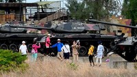 Di Kinmen County yang jadi wilayah DMZ Taiwan. Di sinilah tempat di mana tank terkubur, propaganda, dan wisatawan yang menyukai destinasi antimainstream.