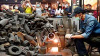 Peluru artileri sekarang digunakan untuk membuat pisau Kinmen yang terkenal. Barang lain yang dihasilkan yakni menjadi barang-barang peralatan masak rumah tangga dan suvenir.