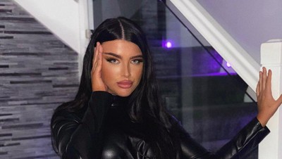 10 Foto Ratu Kecantikan yang Di-bully karena Sering Pakai Baju Seksi