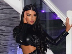 10 Foto Ratu Kecantikan yang Di-bully karena Sering Pakai Baju Seksi