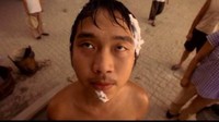 Meskipun tampil hanya sebentar-sebentar saja di Kungfu Hustle, namun karakter ini cukup mencuri perhatian. Dok. Weibo