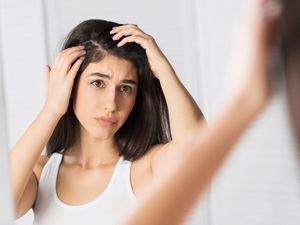 Bahaya Mengintai di Balik Kebiasaan Tidur Saat Rambut Masih Basah