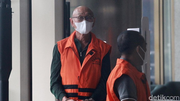 Ini Dia Tersangka Penyuap Nurdin Abdullah Selain Nurdin, ada dua pihak lain yang ditetapkan menjadi tersangka yakni, Sekdis PUTR Sulsel, Edy Rahmat dan Direktur PT Agung Perdana Bulukumba, Agung Sucipto.