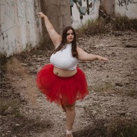 Usahanya berhasil. Kini Julia terkenal sebagai ballerina bertubuh plus size. Dia bahkan bisa mendirikan sekolah menari sendiri, yang dibuka beberapa tahun lalu. Foto: Instagram/@judelbi