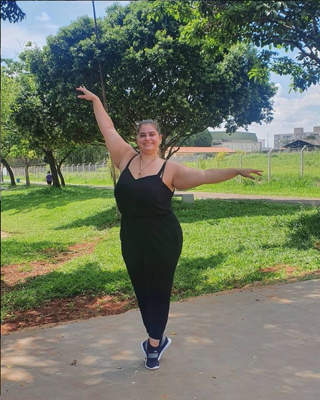 Meskipun berlatih sejak kecil, Julia menghadapi tantangan yang membuatnya sulit diterima di dunia ballet. Penari ballet rata-rata bertubuh ramping atau kurus. Sedangkan kala itu dia tidak masuk kategori tubuh ballerina. Foto: Instagram/@judelbi