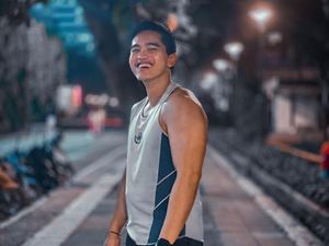Gaya Kaesang Pangarep Rayakan Lebaran 2021, Sarung Batmannya Bikin Salfok