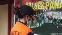 Saat itu AA menikam Ari Pratama di bagian dadanya.