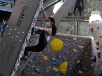 FOMO Jadi Spiderman Ala Veddriq, Cobalah Main ke Indoor Wall Climbing Ini