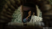 Meski tak banyak, namun uang tersebut dapat digunakan untuk penghasilan tambahan. Pengerjaannya pun menurut Marjipah dapat dikerjakan kapan saja dan bisa sambil mengurus rumah tangga.