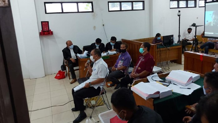 Sidang lanjutan kasus dugaan korupsi dana penyertaan modal ke PDAM Kabupaten Kapuas, di PN Palangkaraya, Jumat (5/3/2021).