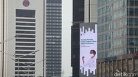 Di tahun yang sama kedua industri itu menyumbang 23,9 persen atau setara Rp14,8 triliun untuk Penanaman Modal Dalam Negeri DKI Jakarta, dengan nilai Penanaman Modal Asing sekitar 28,3 persen atau senilai Rp17,5 triliun.