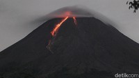 Dalam 12 jam tercatat gempa guguran sebanyak 112 kali, hembusan 10 kali, tektonik jauh 4 kalo, fase banyak 1 kali dan gempa vulkanik dangkal 1 kali.