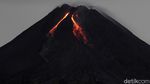 Penampakan Lava Pijar yang Dimuntahkan Merapi