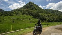 Menjadi seorang Mantri BRI membuatnya rela membantu nasabah guna memajukan UMKM di wilayahnya.