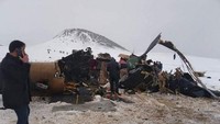 Kecelakaan helikopter militer terjadi di Turki pada Kamis (4/3) waktu setempat. Sebelas tentara Turki tewas ketika helikopter yang mereka naiki jatuh karena cuaca buruk di wilayah tenggara Turki. AFP  