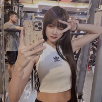 Wang Yiming sendiri bukan orang pertama yang ditonton banyak orang saat tidur. Saat lockdown karena virus Corona sedang pada puncaknya, seorang pria yang mengaku bosan menyiarkan dirinya selagi terlelap dan ditonton 18,5 ribu penonton di aplikasi Douyin.  Foto: Instagram @et.1231