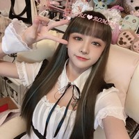 Seorang streamer asal Taiwan baru-baru ini jadi perbincangan setelah menyiarkan dirinya sendiri saat sedang tidur. Meski dianggap aneh, kegiatan tersebut ternyata mendatangkan banyak penonton dan uang. Foto: Instagram @et.1231